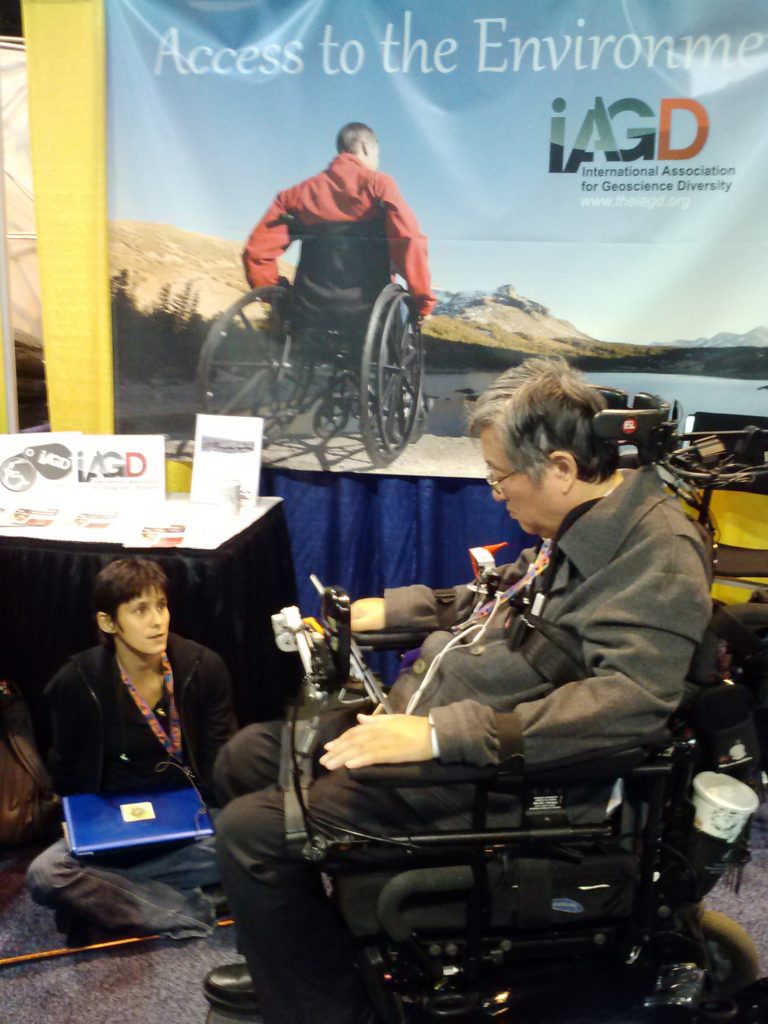 Gina Ceylan and Sang-Mook Lee at the IAGD booth at GSA 2013.